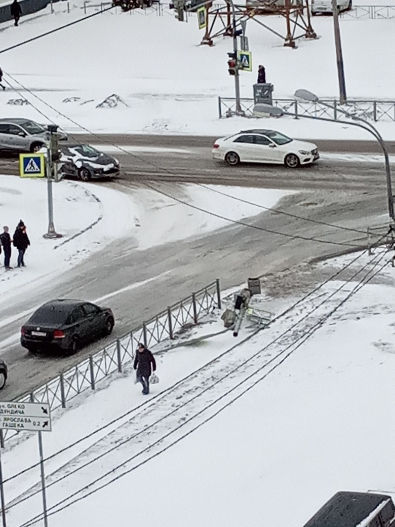 Перекресток Малой Балканской и Олеко Дундича